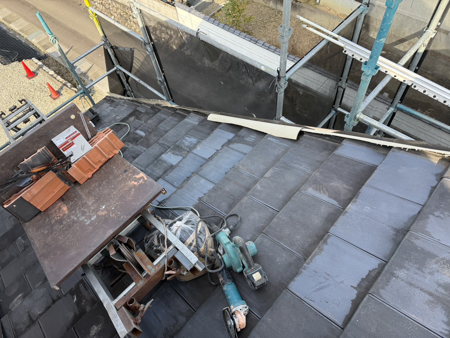 平板瓦の雨漏れ葺き替え|施工写真