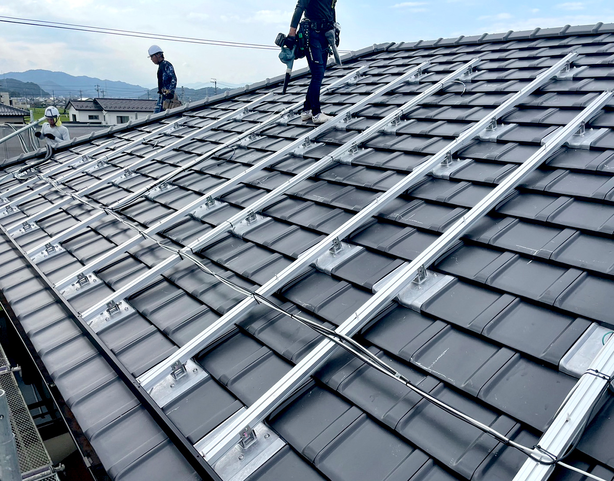 日比野瓦店の屋根工事の風景
